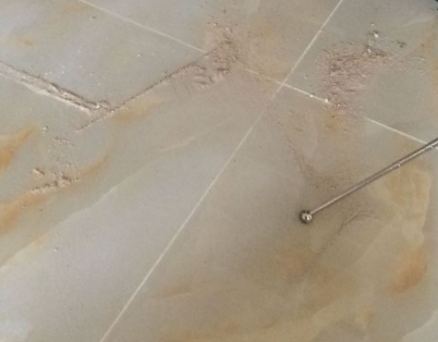 日照瓷砖空鼓维修公司分享粘合剂选择不当在瓷砖铺贴过程中可能导致以下问题