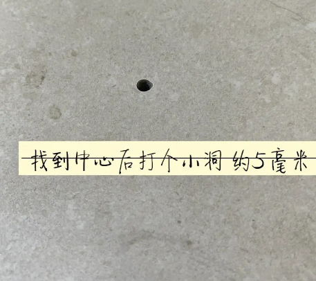 日照瓷砖空鼓维修公司专业解答在瓷砖铺贴过程中，如果砂料搅拌不均匀，将会带来以下问题