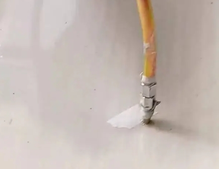 日照瓷砖空鼓维修公司专业解答在瓷砖铺贴过程中，如果使用的砂料过粗（如全部使用了粗砂），可能会导致以下问题